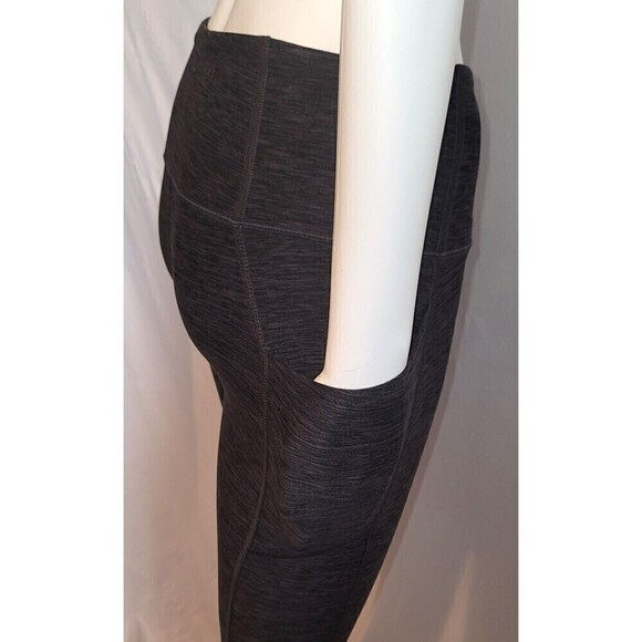 Victoria Secret Women’s 7/8 Length Legging - Size 2 - Picture 6 of 10